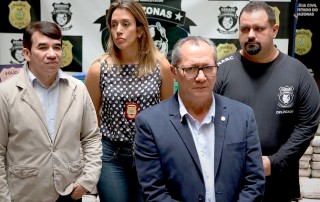 Denarc e DPM, deflagrou no Puraquequara, prisão de cinco indivíduos com 400 quilos de drogas, cocaína e maconha, avaliados em R$ 4 milhões.