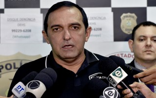 A Polícia Civil do Amazonas, por meio das equipes de investigação da Delegacia Especializada em Homicídios e Sequestros (DEHS), sob o comando do delegado Paulo Martins, titular da especializada, cumpriu, na manhã desta quarta-feira (17), mandado de prisão preventiva por homicídio em nome de Giovani Ribeiro Printes, 23. Ele é envolvido na morte de Enoque Correa Tavares, que era conhecido como “Índio”. A vítima tinha 26 anos.